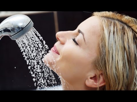 4. استخدام الماء الفاتر أثناء الاستحمام