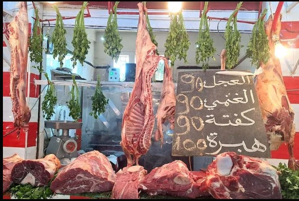  عيد بلا أضاحي؟ المغاربة يقبلون على اللحوم الجاهزة وسط غلاء الأسعار وتوسع الاستيراد